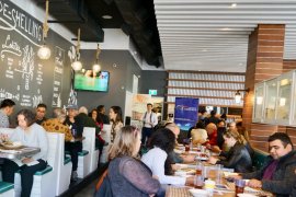 Gado-gado dan Soto Betawi Laris manis di  Vancouver Kanada