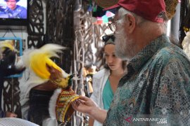 Tokoh adat Papua minta peraturan untuk melindungi mahkota burung Cenderawasih