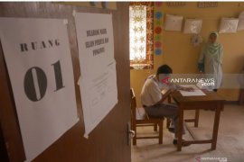 Siswa difabel di Tulungagung ikuti UN braile