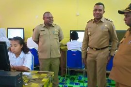 Wabup Asmat buka pelaksanaan UN di Agats