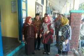 Sekda Pangkalpinang tinjau pelaksanaan USBN