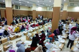 KPU Kabupaten Solok prioritaskan distribusi logistik daerah terjauh