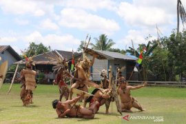 Lestarikan Budaya Lama Suku Dayak Kayan melalui "Pehelung Ka'uh Tupuh Duman Lebau"