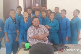 Guru di pedalaman Yapen akui kesejahteraan masih jauh dari harapan