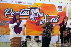 KPU Solok Selatan Sosialisasi Pemilu Lewat Pentas Seni