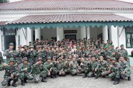 100 prajurit tangguh di balik pembangunan huntara korban tsunami