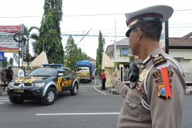 KPU Situbondo mulai distribusikan logistik pemilu (Video)