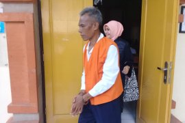 Mantan polisi pencuri motor divonis 15 bulan