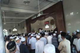 HBA imami langsung shalat jenazah ibunda