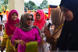 Mufidah Kalla sebut karawo dan upia karanji punya daya saing