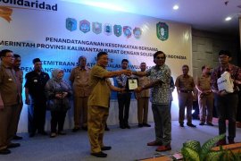 Bupati Sekadau saksikan penandatangan MoU Antara Pemrov Kalbar dan Solidaridad