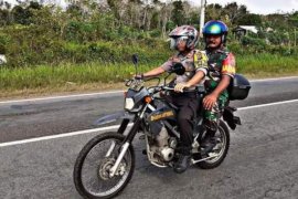 Kapolsek Air Gegas bersama Babinsa patroli pengamanan pemilu