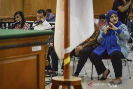 Sidang lanjutan Neneng Hasanah Yasin