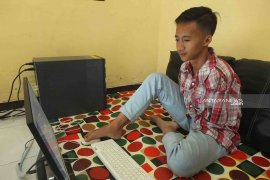 Semangat penyandang disabilitas ikuti ujian SBMPTN di Unej (Video)