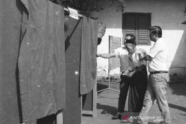 Bandung Baheula: Rumah Gubernur Jabar dibobol, pelakunya malah mandi dulu!