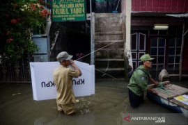 DISTRIBUSI LOGISTIK TERDAMPAK BANJIR Page 1 Small