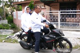 Motor "bebek" antar Wakil Wali Kota Medan nyoblos