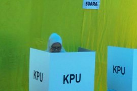 Ada TPS kurang surat suara, Ketua DPRD Riau minta KPU cari solusi