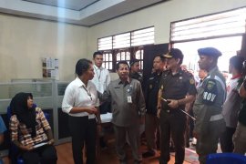 Plh Gubernur Maluku - Forkopimda tinjau sejumlah TPS
