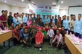 Pelatihan Pengembangan dan Pemasaran Produk Hasil Hutan Bukan Kayu Di Lampung