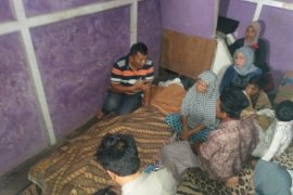 Layangan pakai tali kawat bikin seorang remaja tewas kesetrum