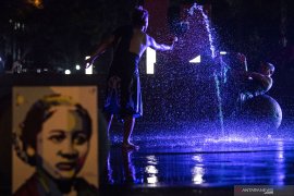 Tarian 'Habis Gelap Terbitlah Terang' memperingati hari Kartini