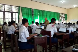 Komputer kurang, SMPN 6 Palangka Raya terpaksa pinjam dengan sekolah lain