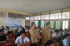 Sekda Landak pastikan UNBK SMP/MTs lancar