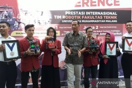 Rektor UMM bebaskan skripsi mahasiswa juara kontes robot internasional