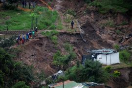 Longsor dan banjir tewaskan 32 orang di Afsel