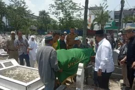 Jenazah Bupati Asahan Taufan Gama Simatupang dimakamkan di Medan