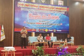 Polisi "bamper" terakhir penegakan hoaks