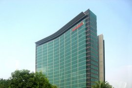 Perdana Menteri Theresa May izinkan Huawei bangun jaringan 5G di Inggris