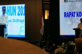 Gubernur Sulsel tawarkan obyek wisata kepada peserta Rakornas Kearsipan