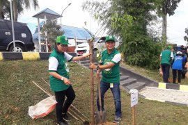 Aksi tanam pohon meriahkan Hari Bumi
