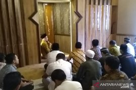 Komisioner KPU gelar shalat ghaib doakan petugas KPPS yang gugur