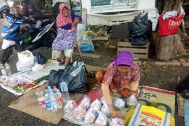 Pedagang bunga bermunculan jelang Ramadhan