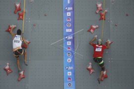 Atlet panjat tebing Indonesia berlaga di China