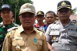Bupati Gidot ajak masyarakat bersatu kembali