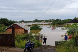 Banjir putuskan beberapa ruas jalan di Bengkulu