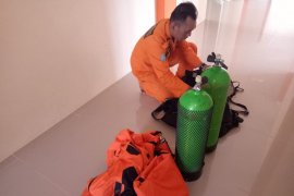 Tim Pos SAR Sintang diberangkatkan cari pria tenggelam di Balai Nanga