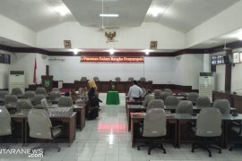 Minim kehadiran, sidang paripurna DPRD Pasaman ditunda