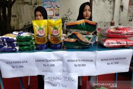 Bupati: stok beras di Kepulauan Aru cukup hingga lebaran