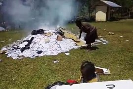 Bawaslu Papua dalami keterangan PPD dan Pandis Tingginambut terkait insiden pembakaran