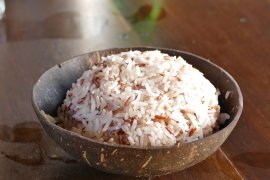Lebih baik nasi putih atau nasi merah untuk sahur?