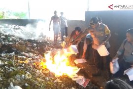 Video - KPU Kabupaten Banyumas musnahkan surat suara rusak