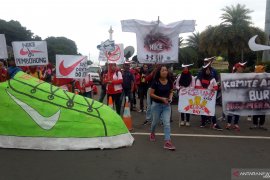Buruh perusahaan NIKE  tuntut upah layak