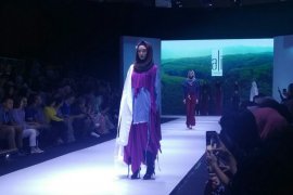 Rancangan berbahan "viscose" dari APR tampil di Muslim Fashion Festival 2019