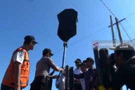 Perlintasan KA sebidang di Madiun dipasangi rambu peringatan