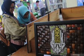 PAMERAN PRODUK SISWA KREATIF HARDIKNAS Page 1 Small